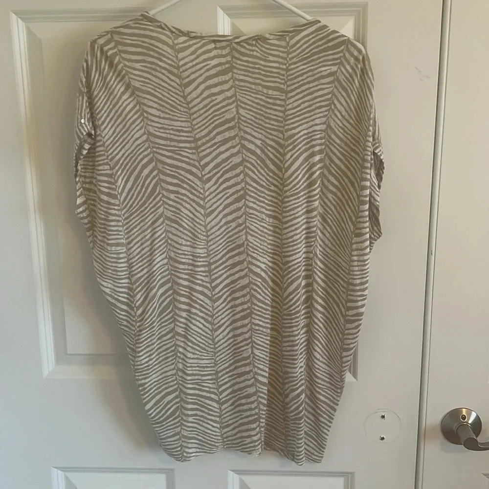 Michael Kors Sequin Scoop Neck Dolman Sleeve Top Size S Animal Print - Picture 6 of 10